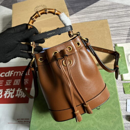 Replica Gucci 724667 Diana Mini Bucket Bag Brown 3