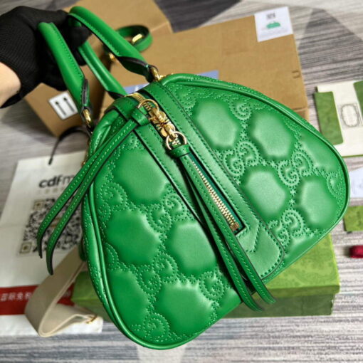 Replica Gucci 702242 GG matelassé leather shoulder bag Bright green 2