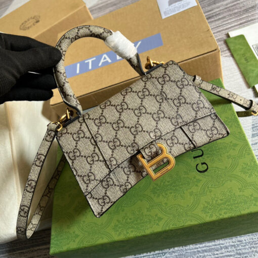 Replica Gucci 681695 The Hacker Project Mini Hourglass bag Beige and ebony 3