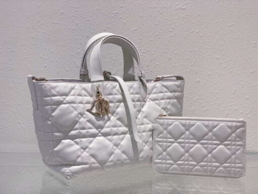 Replica Dior M2821 Medium Dior Toujours Bag White Macrocannage Calfskin