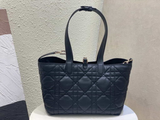 Replica Dior M2821 Medium Dior Toujours Bag Black Macrocannage Calfskin 4