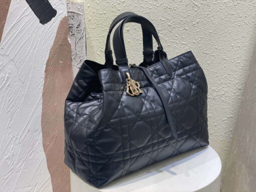 Replica Dior M2820 Large Dior Toujours Bag Black Macrocannage Calfskin 2