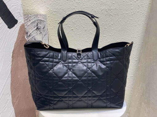 Replica Dior M2820 Large Dior Toujours Bag Black Macrocannage Calfskin 3