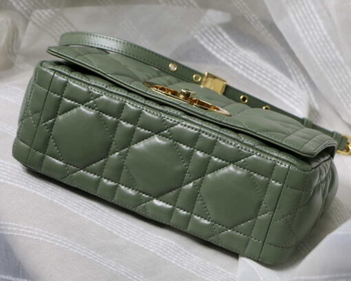 Replica Dior M9242 Medium Quilted Macrocannage Calfskin Green 6