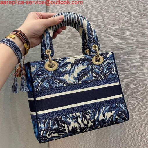 Replica Dior M0565 Medium Lady D-lite Embroidery Bag Blue 5