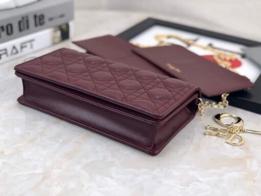 Replica Dior S0204 Lady Dior Pouch Ultramatte Cannage Calfskin Wine red 5