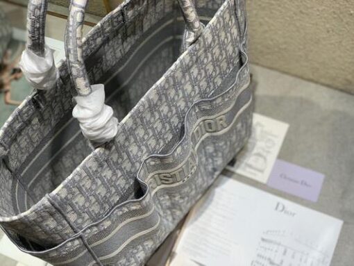 Replica Dior M1279 Catherine Tote Bag Dior Oblique Embroidery Gray 5