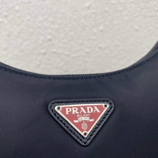 Replica Prada 1NE515 Re-Nylon Re-Edition 2000 mini-bag black red 4