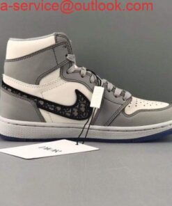 Replica Dior Men’s Women‘s Limited-edition Air Jordan 1 High OG Dior Sneaker 2