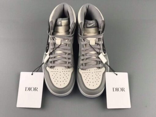 Replica Dior Men’s Women‘s Limited-edition Air Jordan 1 High OG Dior Sneaker 7