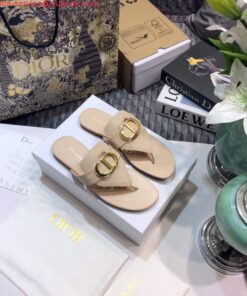 Replica Dior KCQ386 Diro 30 Montaigne Flat Thong Sandals Calfskin Apricot 2