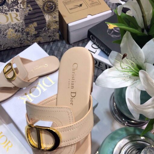 Replica Dior KCQ386 Diro 30 Montaigne Flat Thong Sandals Calfskin Apricot 8