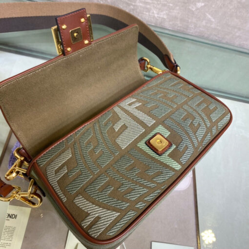 Replica Fendi Baguette Bag 0191M Shoulder Bag 8BR600 Green 5