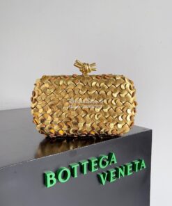 Replica Bottega Veneta BV Knot Minaudière clutch Laminated Intreccio L