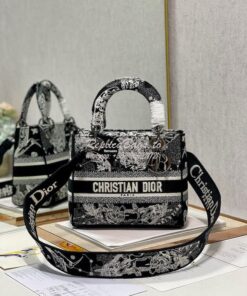 Replica Dior Medium Lady D-Lite Bag Black Toile de Jouy Zodiac Embroid 2