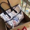 Replica Burberry The Medium Reversible Doodle Tote Black check 10