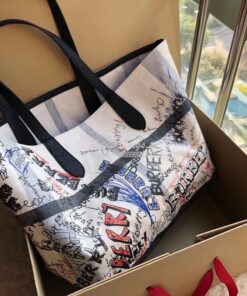 Replica Burberry The Medium Reversible Doodle Tote White Black