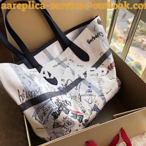 Replica Burberry The Medium Reversible Doodle Tote White Black 3