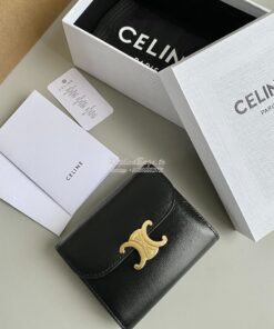 Replica CELINE SMALL WALLET TRIOMPHE IN SHINY SMOOTH LAMBSKIN BLACK