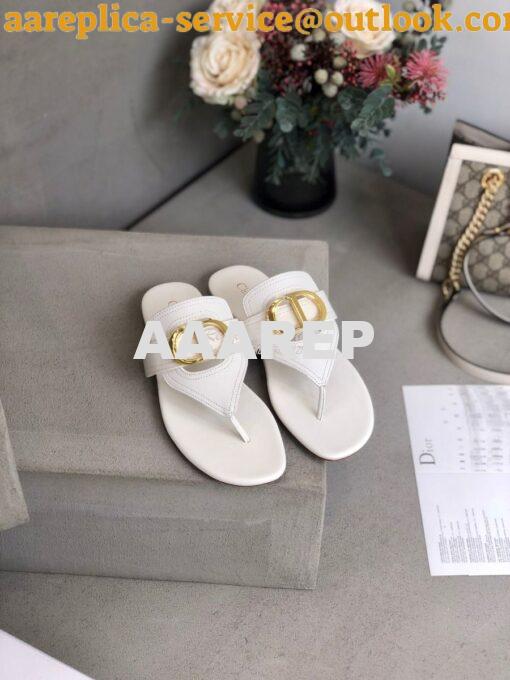 Replica Dior 30 Montaigne Flat Thong KCQ386 White