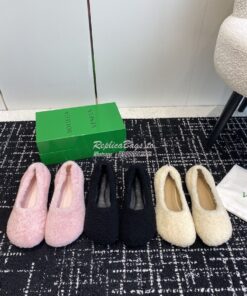 Replica Bottega Veneta BV Atomic Ballerina Flat in Shearling 740729V 2