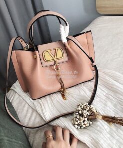 Replica Valentino Garavani Vlogo Escape Grainy Calfskin Shopper SW2B0D 2