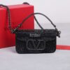 Replica Valentino Garavani Valentino Garavani Rockstud Mini Leather Cr 10