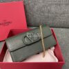 Replica Valentino VLogo Signature Grainy Calfskin Wallet With Chain 5W 10