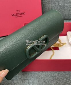 Replica Valentino VLogo Signature Grainy Calfskin Wallet With Chain 5W 2