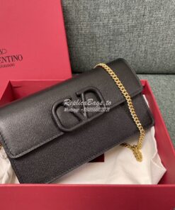 Replica Valentino VLogo Signature Grainy Calfskin Wallet With Chain 5W