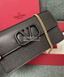 Replica Valentino VLogo Signature Grainy Calfskin Wallet With Chain 5W 2