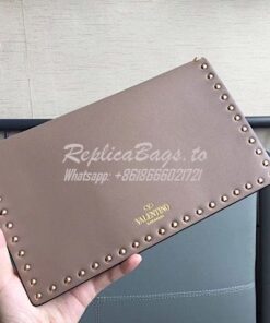 Replica Valentino Garavani Rockstud Leather Pouch Beige 2