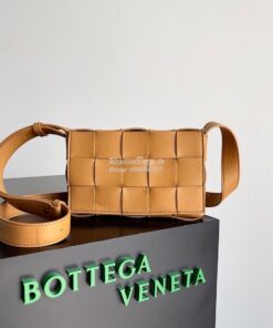 Replica Bottega Veneta BV Small Cassette Intreccio lambskin Crossbody