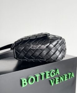 Replica Bottega Veneta BV Small Cobble Messenger Intrecciato Nappa lea 2