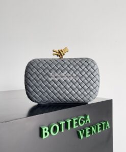 Replica Bottega Veneta BV Knot Minaudière clutch soft padded Intreccio