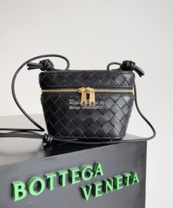 Replica Bottega Veneta BV Mini Intrecciato Vanity Case with Cross-Body