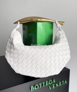 Replica Bottega Veneta BV Classic Sardine in Lambskin 716082 Chalk