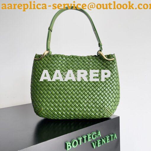 Replica Bottega Veneta BV Medium Clicker Shoulder Bag in Avocado Padde