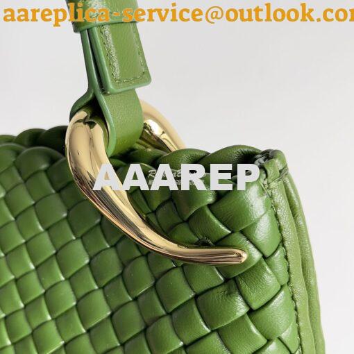 Replica Bottega Veneta BV Medium Clicker Shoulder Bag in Avocado Padde 3