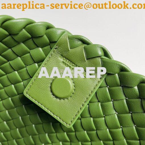 Replica Bottega Veneta BV Medium Clicker Shoulder Bag in Avocado Padde 6