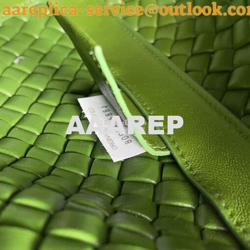 Replica Bottega Veneta BV Medium Clicker Shoulder Bag in Avocado Padde 7