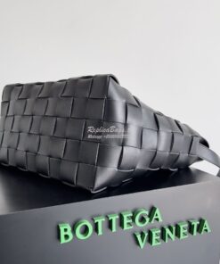 Replica Bottega Veneta BV Cassette Bowling Intrecciato black Leather B 2