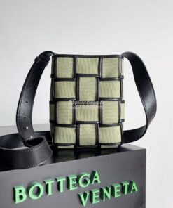 Replica Bottega Veneta BV Cassette Phone Pouch 742996 crocodile green