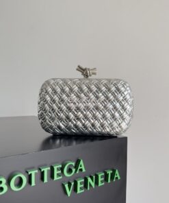 Replica Bottega Veneta BV Knot Foulard intreccio leather minaudiere 71