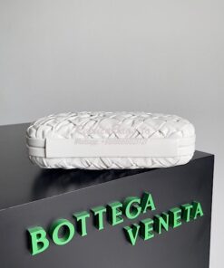 Replica Bottega Veneta BV Knot Foulard intreccio leather minaudiere 71 2