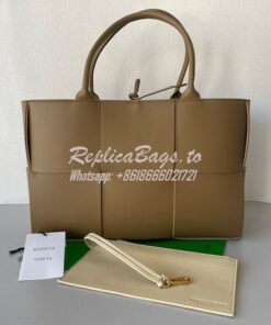 Replica Bottega Veneta BV Arco Tote Small / Medium Intrecciato Lambski