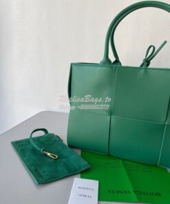 Replica Bottega Veneta BV Arco Tote Small / Medium Intrecciato Lambski 2