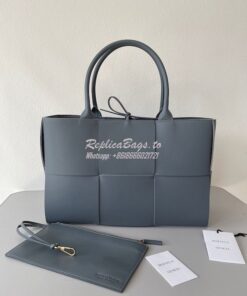 Replica Bottega Veneta BV Arco Tote Small / Medium Intrecciato Lambski