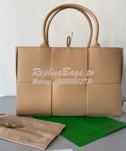 Replica Bottega Veneta BV Arco Tote Small / Medium Intrecciato Lambski