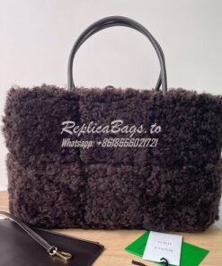 Replica Bottega Veneta BV Arco Tote Small Intreccio Shearling Tote Bag